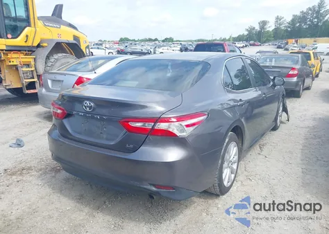 2018 Toyota Camry Le from USA, damaged, VIN 4T1B11HK9JU020268